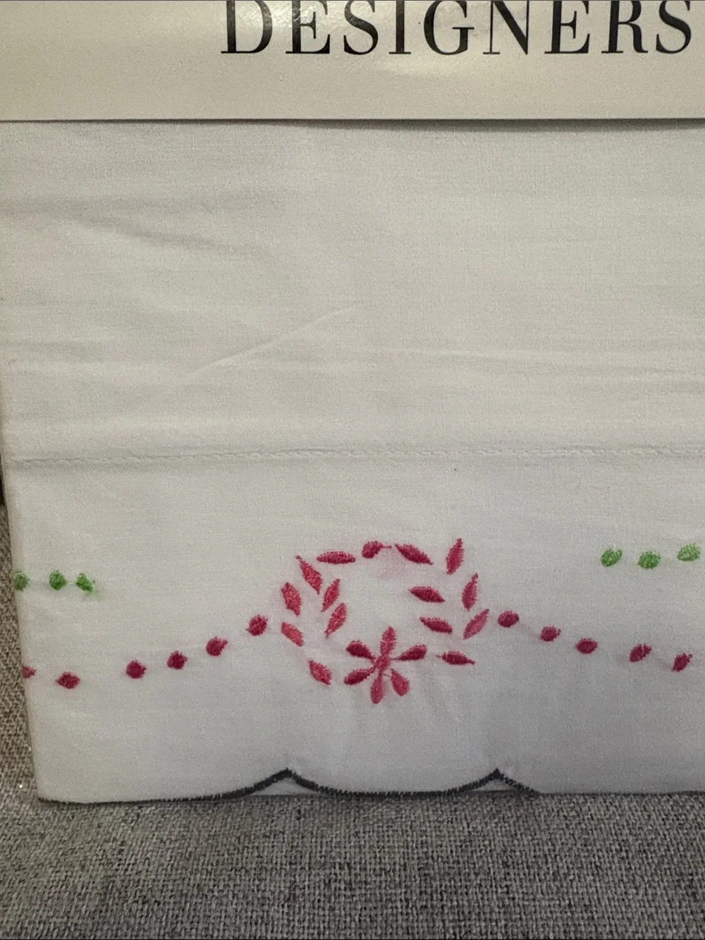 Designers Guild Bedlinen Cotton Pillowcase Set with Embroidered Floral Accents